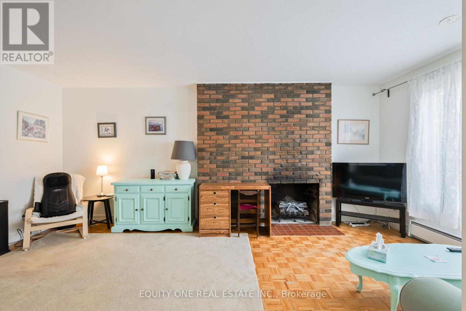 73 Hobart Crescent, Ottawa, Ontario  K2H 5S3 - Photo 6 - X12508564