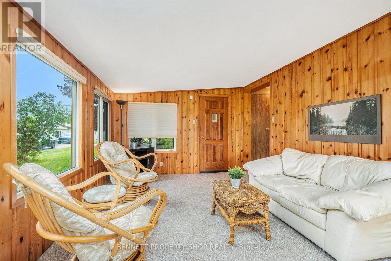 36 Woodside Lane, Mcnab/braeside, Ontario  K0A 3L0 - Photo 5 - X12508568