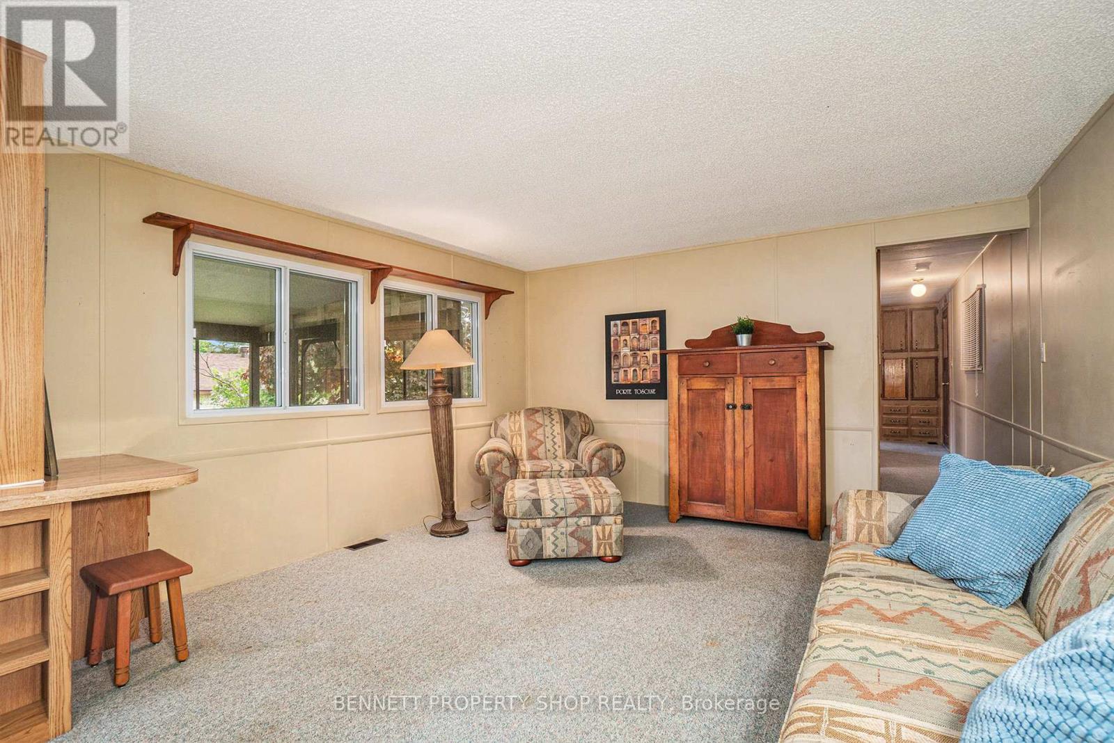 36 Woodside Lane, Mcnab/braeside, Ontario  K0A 3L0 - Photo 9 - X12508568