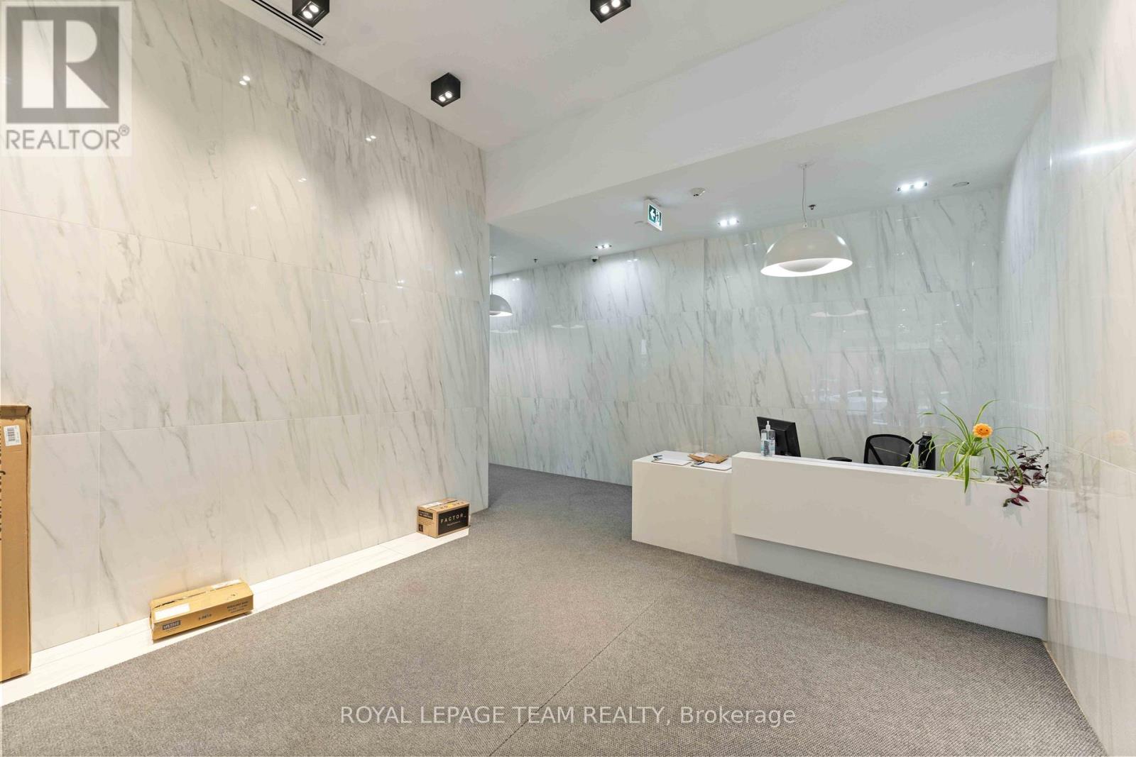 306 - 203 Catherine Street, Ottawa, Ontario  K2P 1C3 - Photo 3 - X12508608