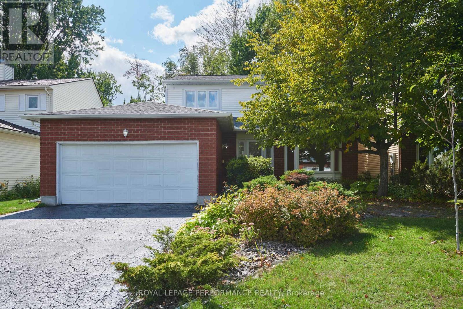 3804 AUTUMNWOOD STREET, Ottawa, Ontario