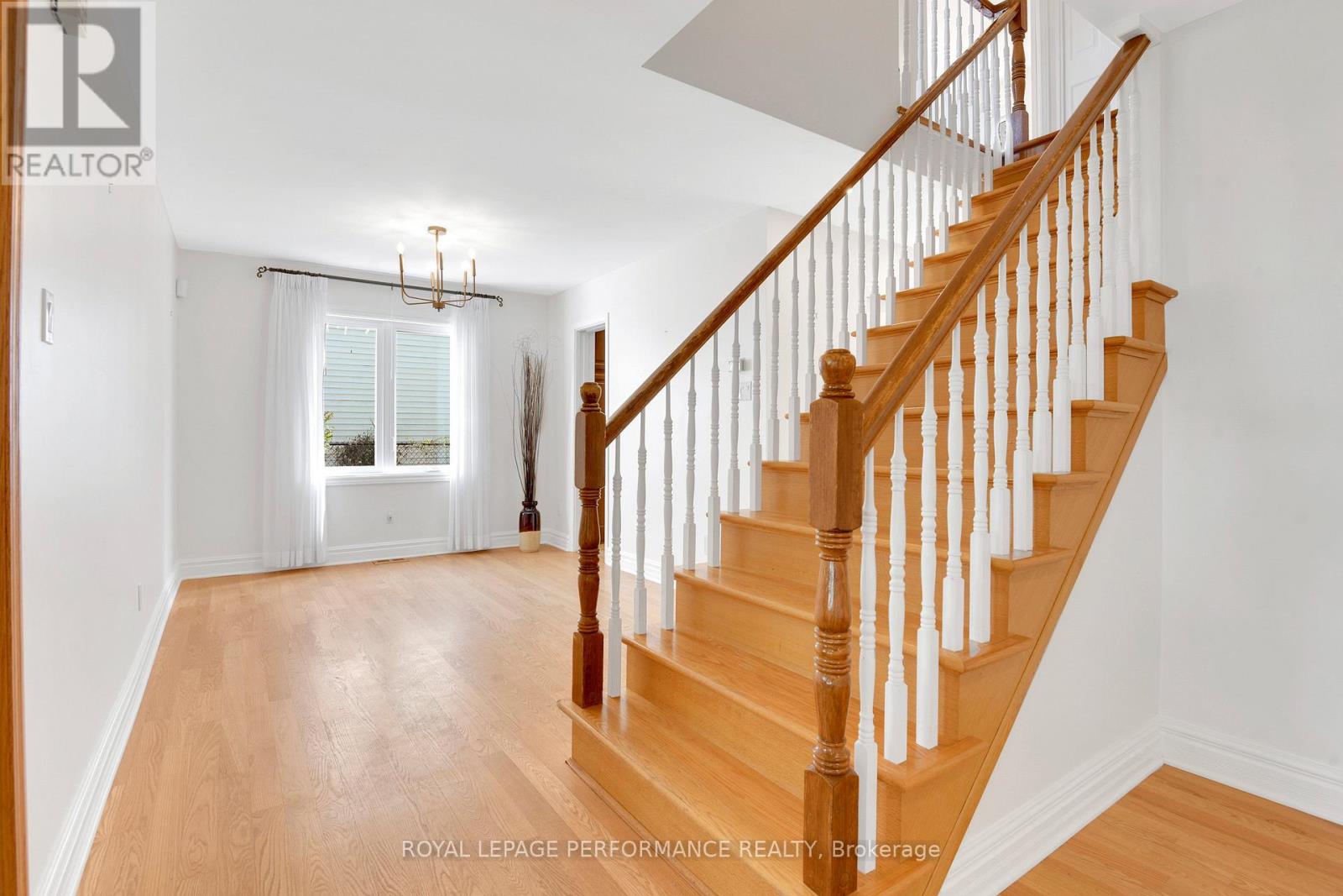 3804 Autumnwood Street, Ottawa, Ontario  K1T 2G8 - Photo 12 - X12508618