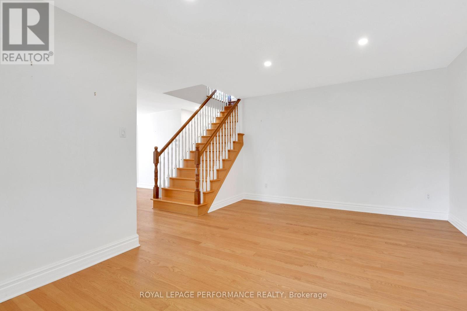 3804 Autumnwood Street, Ottawa, Ontario  K1T 2G8 - Photo 14 - X12508618