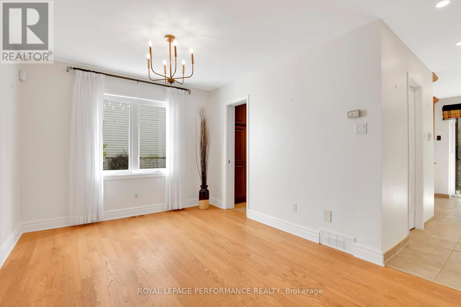 3804 Autumnwood Street, Ottawa, Ontario  K1T 2G8 - Photo 15 - X12508618