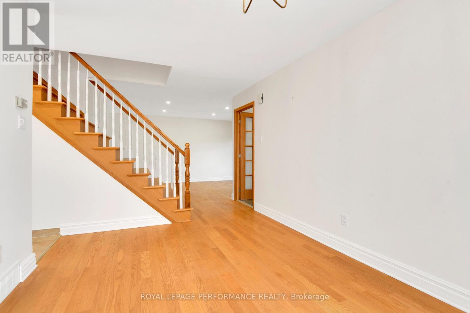 3804 Autumnwood Street, Ottawa, Ontario  K1T 2G8 - Photo 16 - X12508618