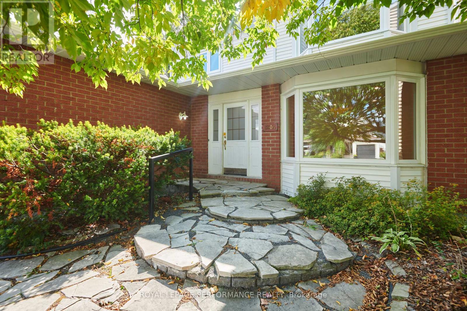 3804 Autumnwood Street, Ottawa, Ontario  K1T 2G8 - Photo 3 - X12508618