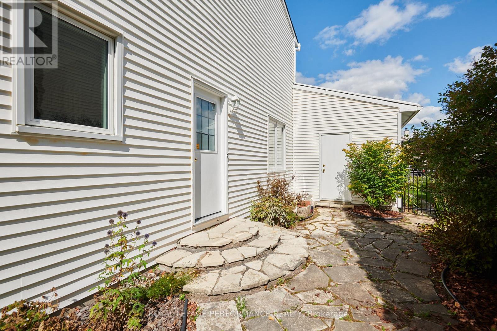 3804 Autumnwood Street, Ottawa, Ontario  K1T 2G8 - Photo 34 - X12508618