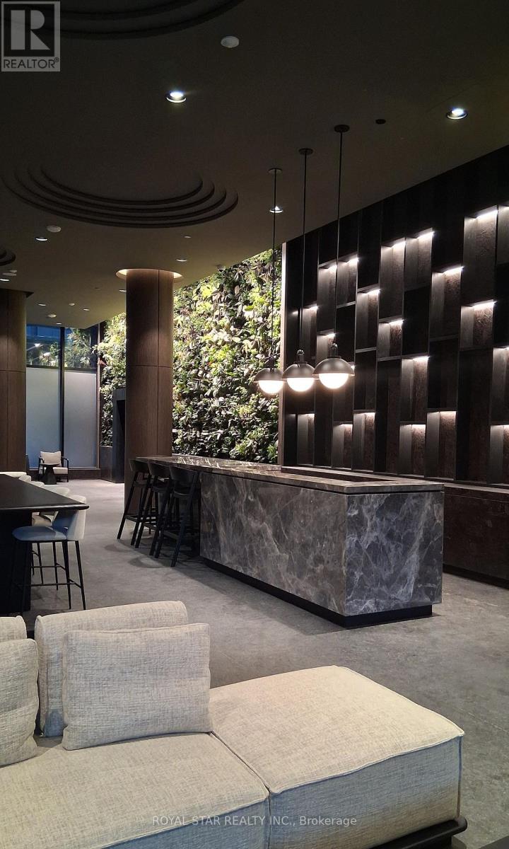 712 - 120 BROADWAY AVENUE, Toronto, Ontario