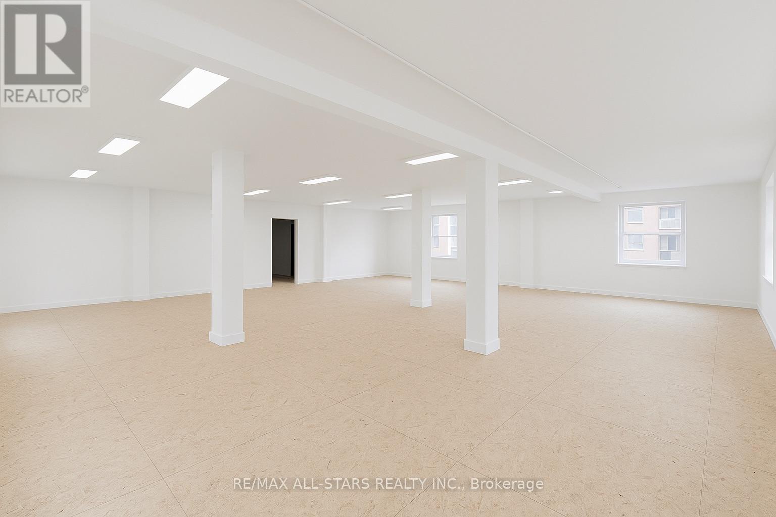 303 - 14 Mccaul Street, Toronto, Ontario  M5T 1V6 - Photo 2 - C12508454