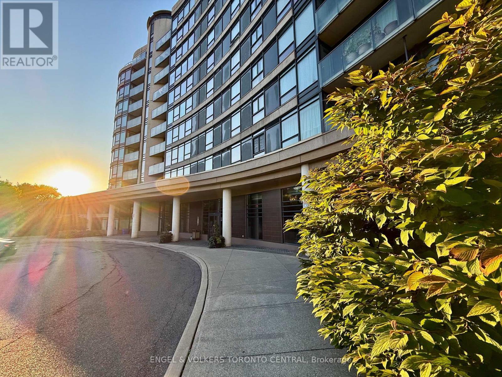 Ph105 - 18 Valley Woods Road, Toronto, Ontario  M3A 0A1 - Photo 2 - C12508478