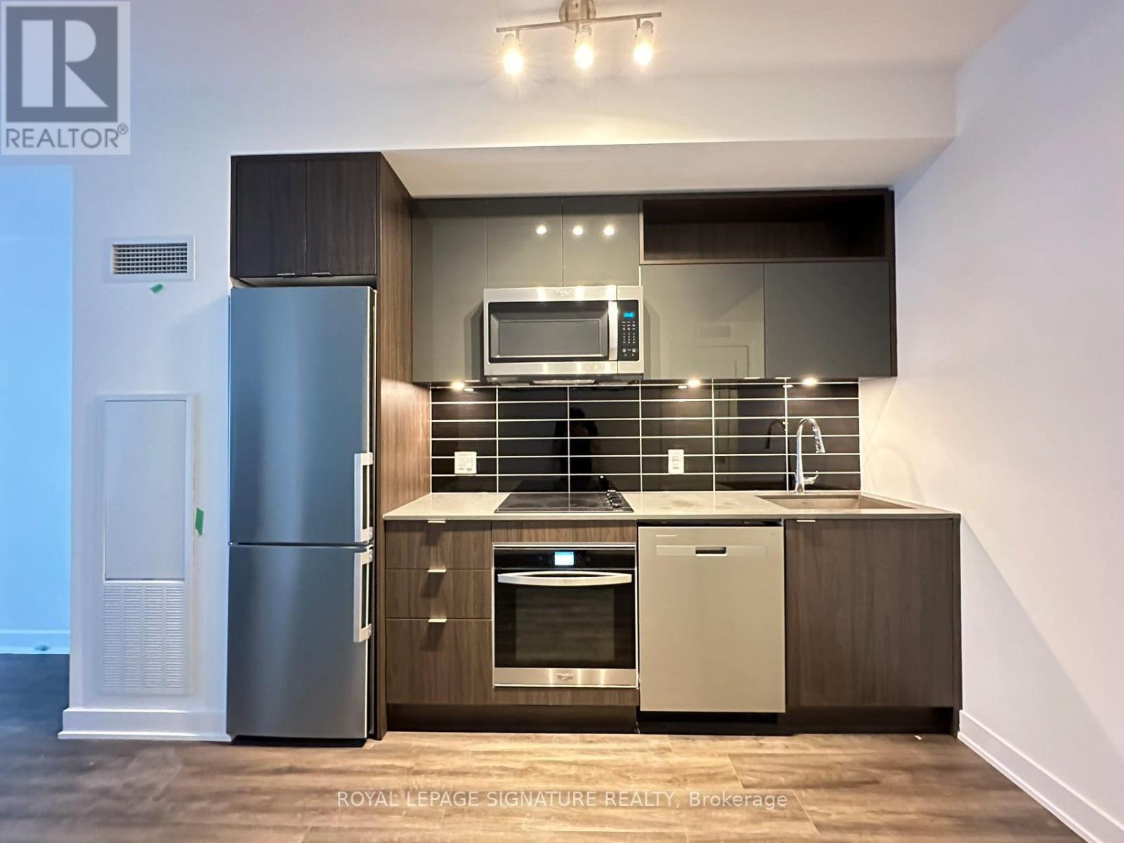 1639 - 135 Lower Sherbourne Street, Toronto, Ontario  M5A 1Y4 - Photo 2 - C12508486