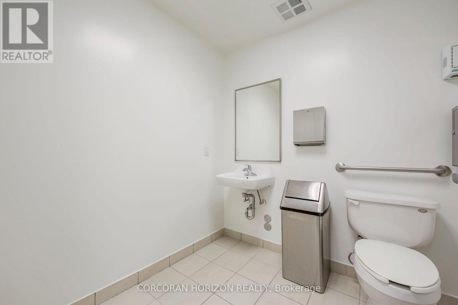 3rd Floor - 218 Queens Quay W, Toronto, Ontario  M5J 2Y6 - Photo 17 - C12508490