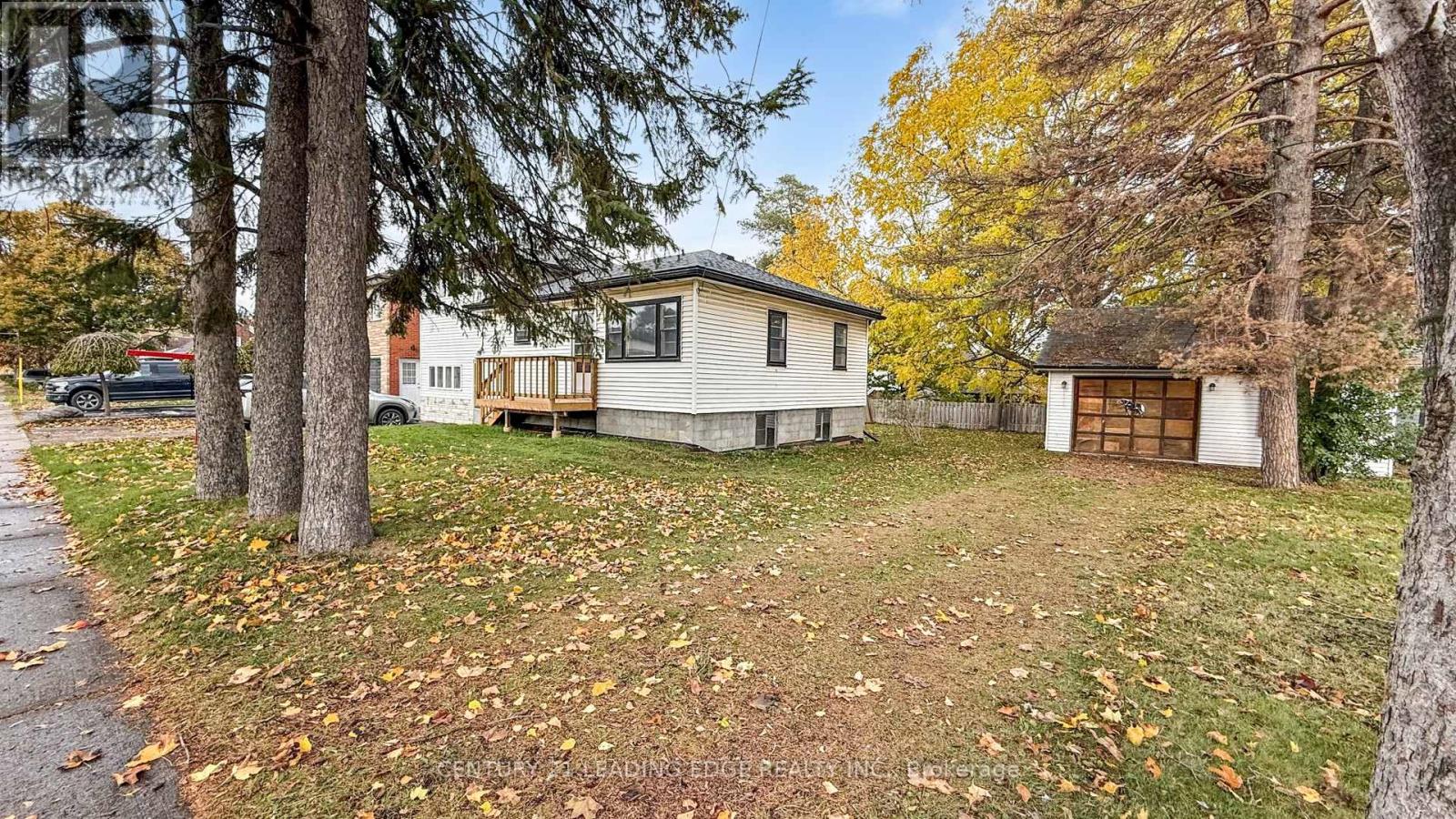 277 Gibbons Street, Oshawa, Ontario  L1J 4Y5 - Photo 2 - E12508320