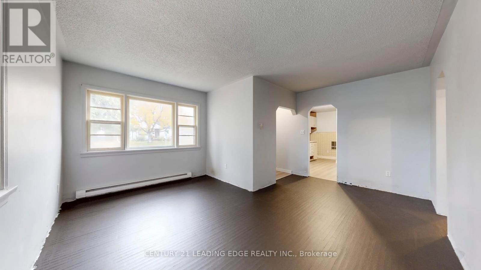 277 Gibbons Street, Oshawa, Ontario  L1J 4Y5 - Photo 4 - E12508320