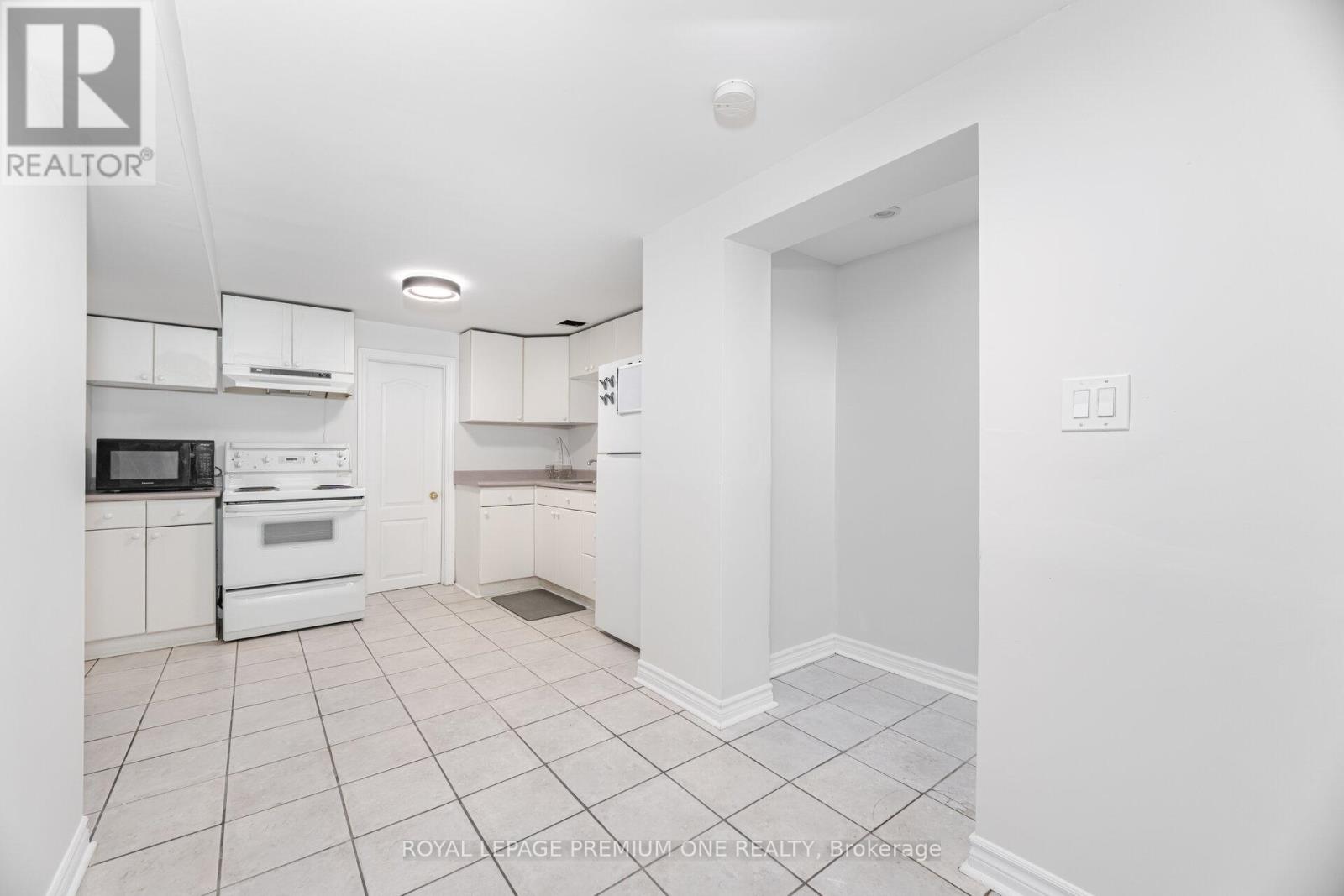 Bsmt - 7 Bonnechere Crescent, Toronto, Ontario  M1K 4Y7 - Photo 3 - E12508338