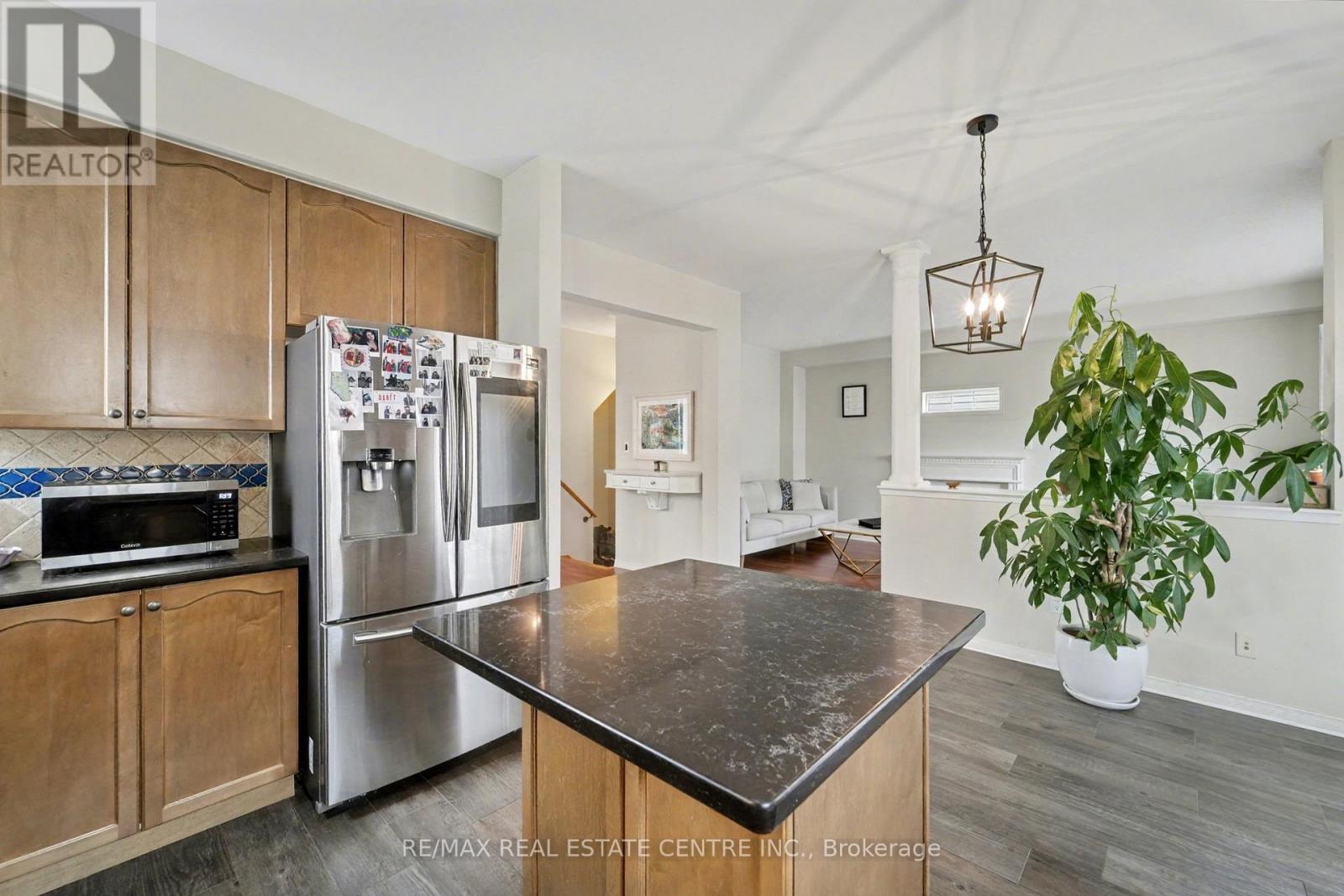 56 Vanguard Drive, Whitby, Ontario  L1M 2N8 - Photo 14 - E12508456