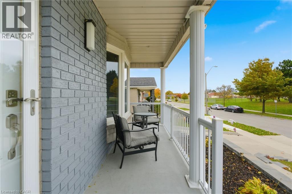 374 East 24th Street, Hamilton, Ontario  L8V 4V1 - Photo 4 - 40785578