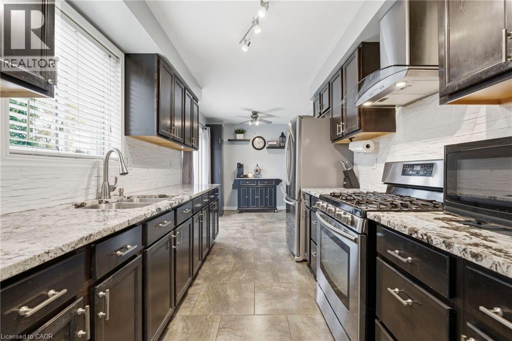 374 East 24th Street, Hamilton, Ontario  L8V 4V1 - Photo 6 - 40785578