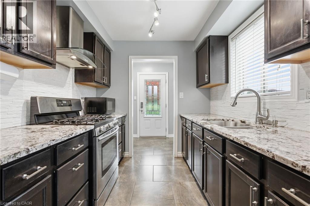 374 East 24th Street, Hamilton, Ontario  L8V 4V1 - Photo 7 - 40785578