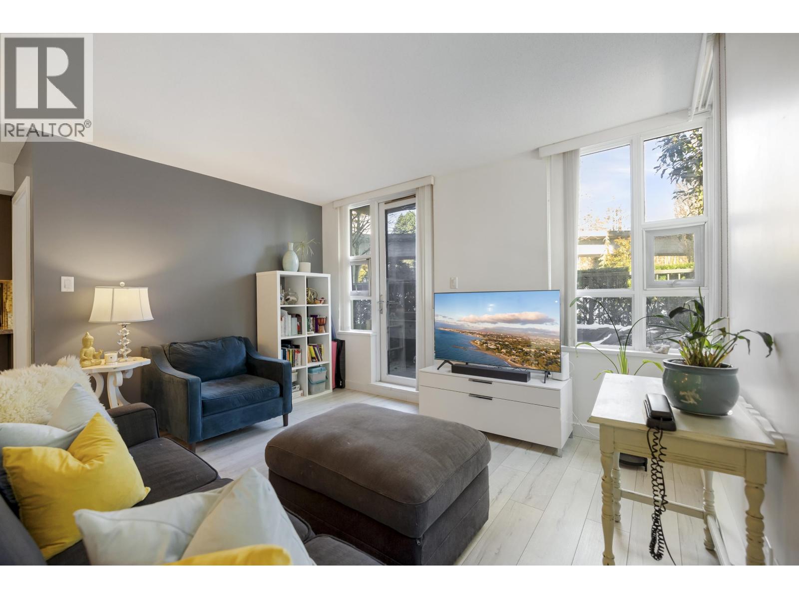 302 2200 Douglas Road, Burnaby, British Columbia V5C 0G8 - Photo 1 - R3064484