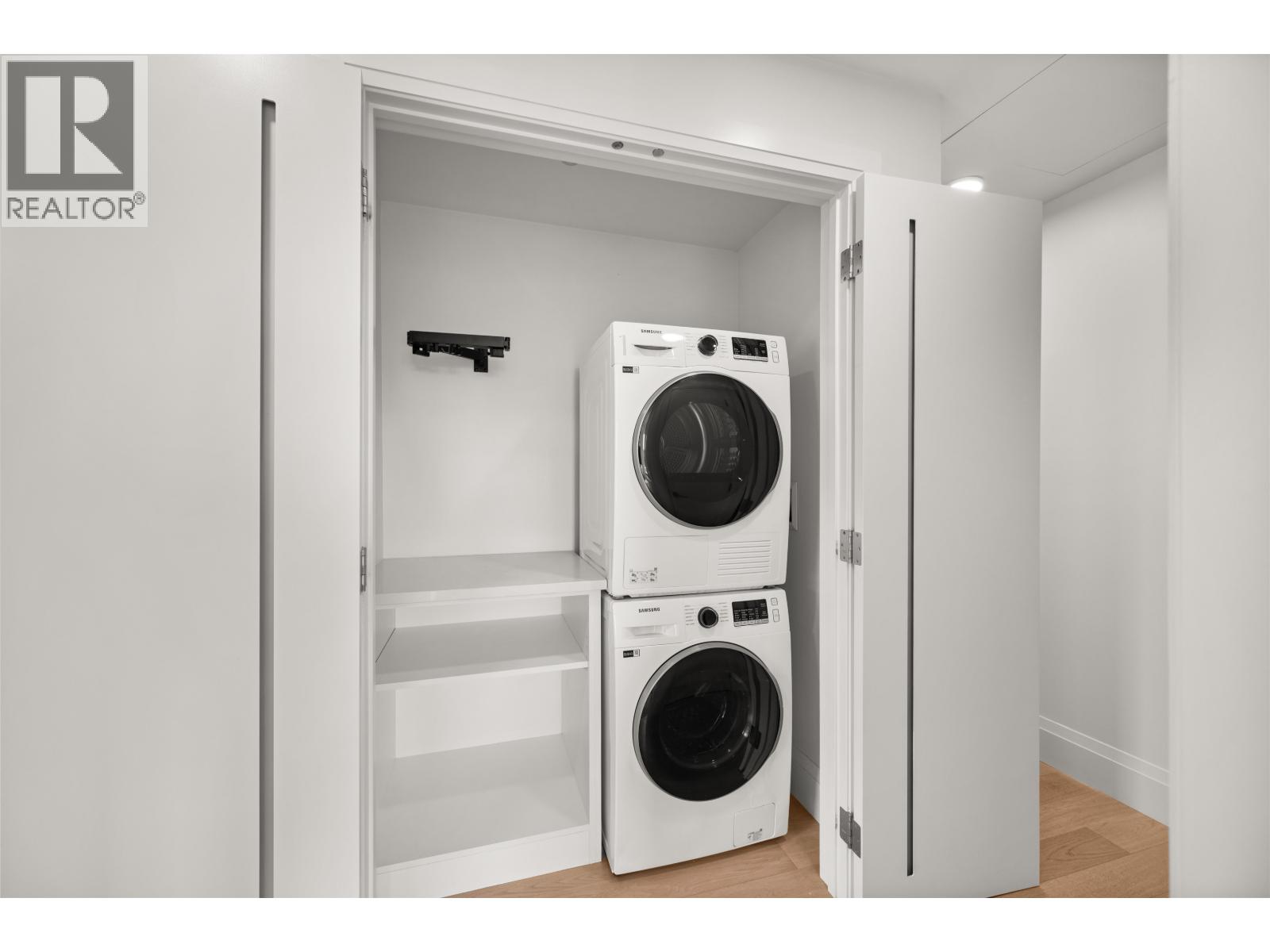 406 2550 Garden Drive, Vancouver, British Columbia V5N 4X6 - Photo 13 - R3064495