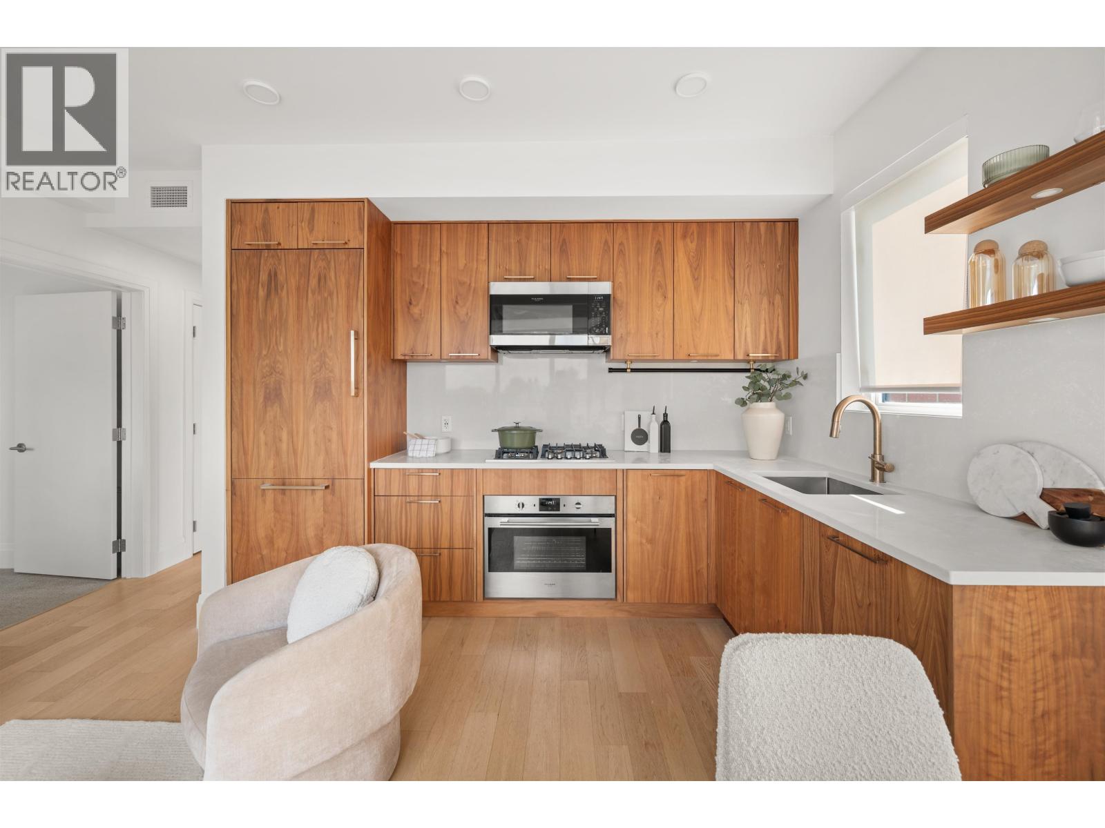 406 2550 Garden Drive, Vancouver, British Columbia V5N 4X6 - Photo 5 - R3064495