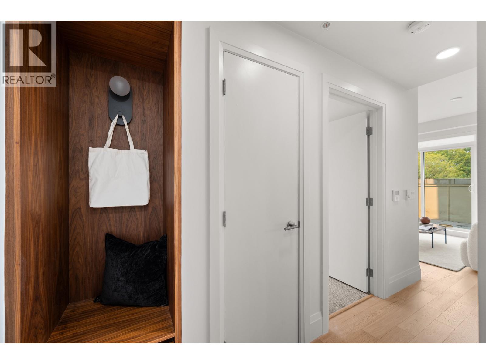 406 2550 Garden Drive, Vancouver, British Columbia V5N 4X6 - Photo 7 - R3064495