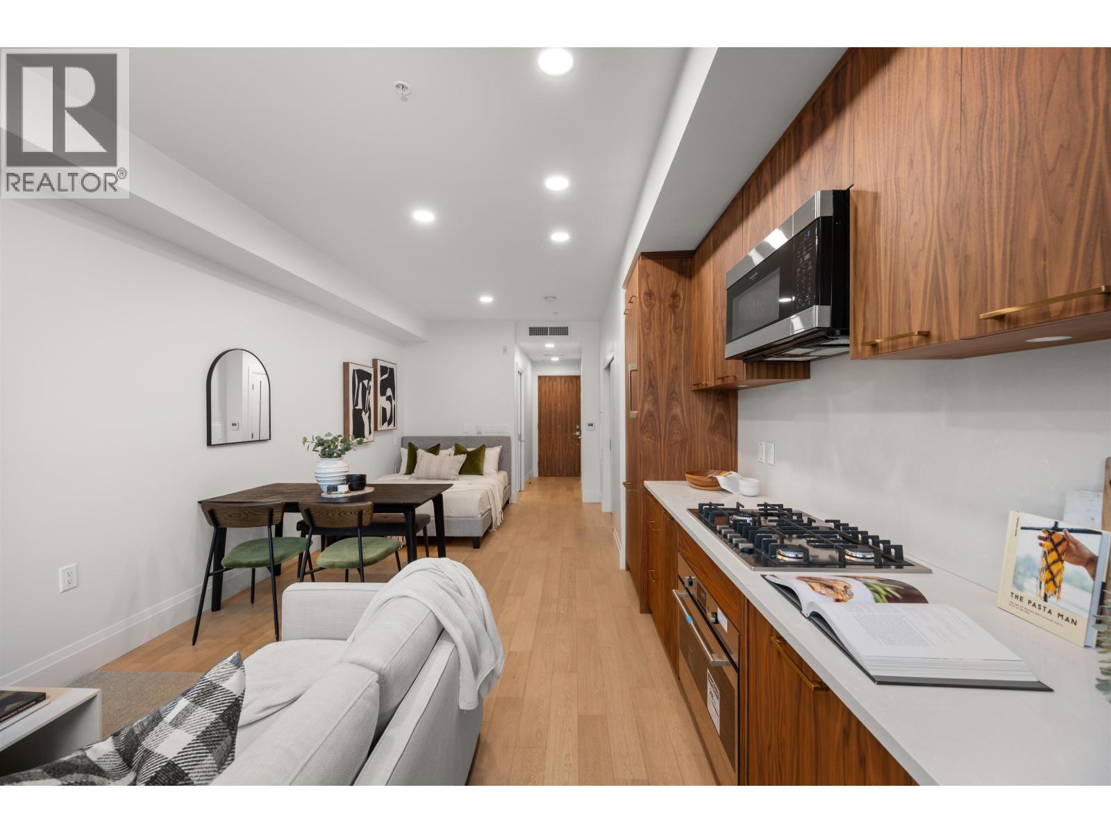 111 2550 Garden Drive, Vancouver, British Columbia V5N 4X6 - Photo 3 - R3064499