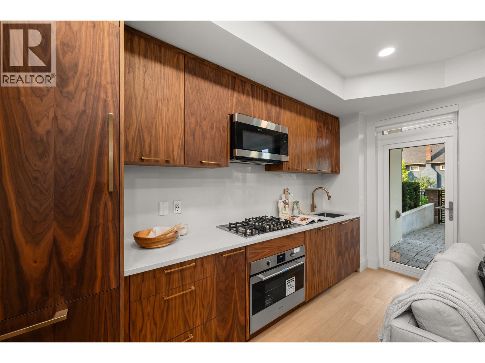 111 2550 Garden Drive, Vancouver, British Columbia V5N 4X6 - Photo 6 - R3064499