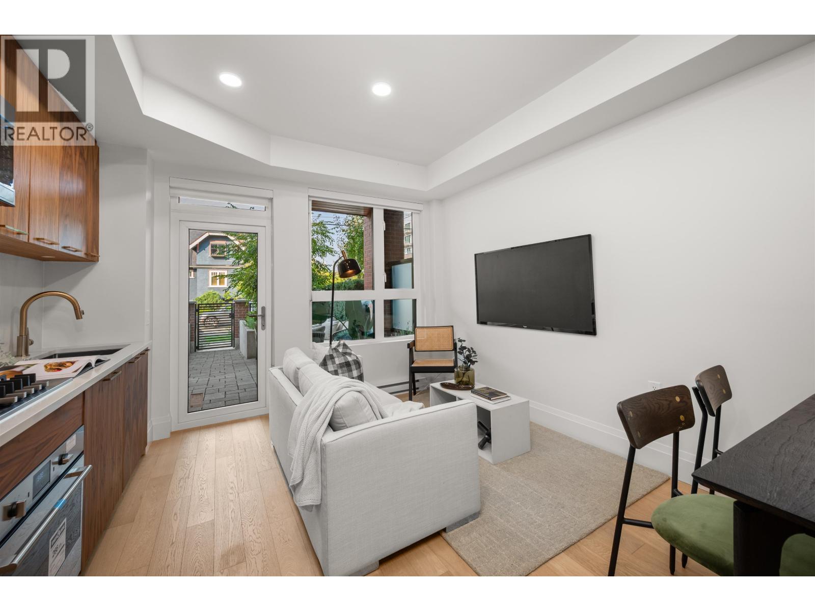 111 2550 Garden Drive, Vancouver, British Columbia V5N 4X6 - Photo 9 - R3064499