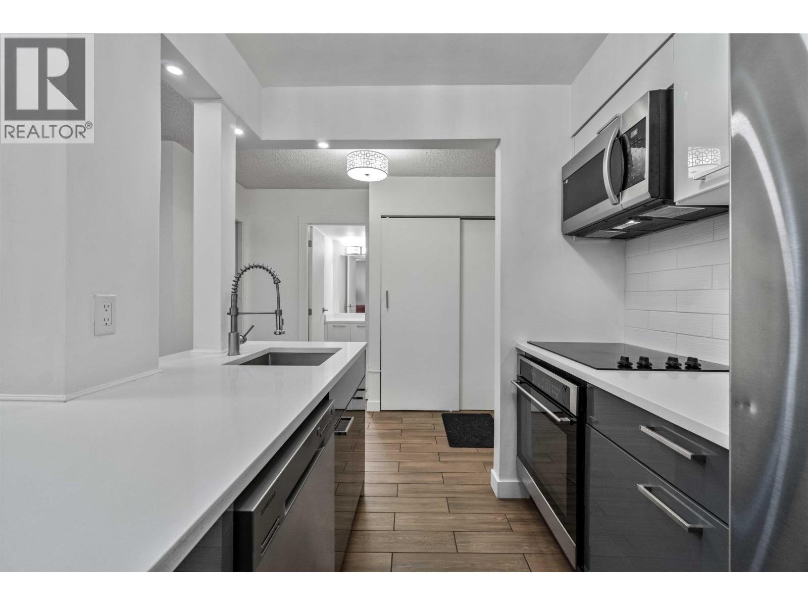 506 2004 Fullerton Avenue, North Vancouver, British Columbia  V7P 3G8 - Photo 10 - R3064511