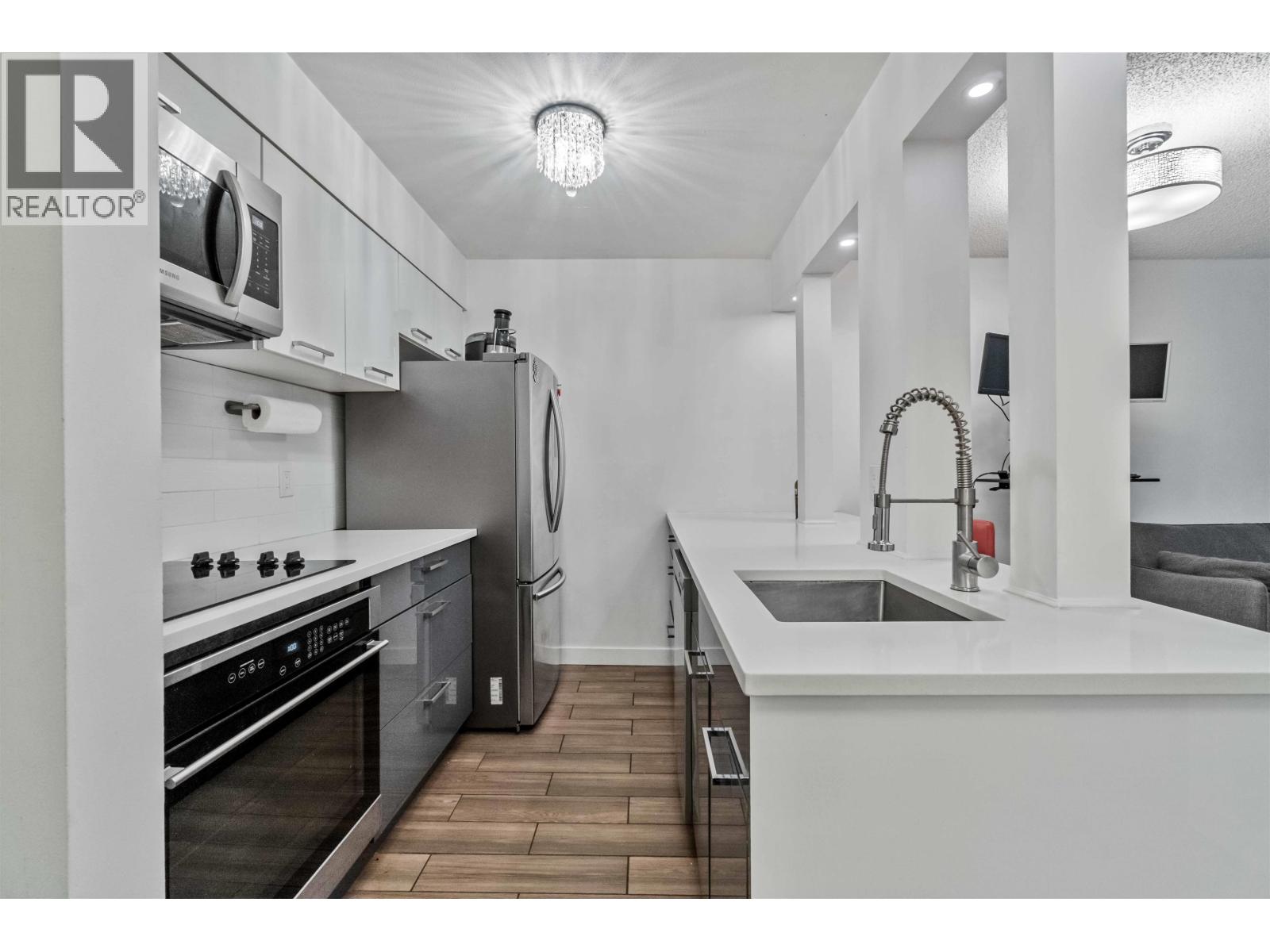 506 2004 Fullerton Avenue, North Vancouver, British Columbia  V7P 3G8 - Photo 8 - R3064511