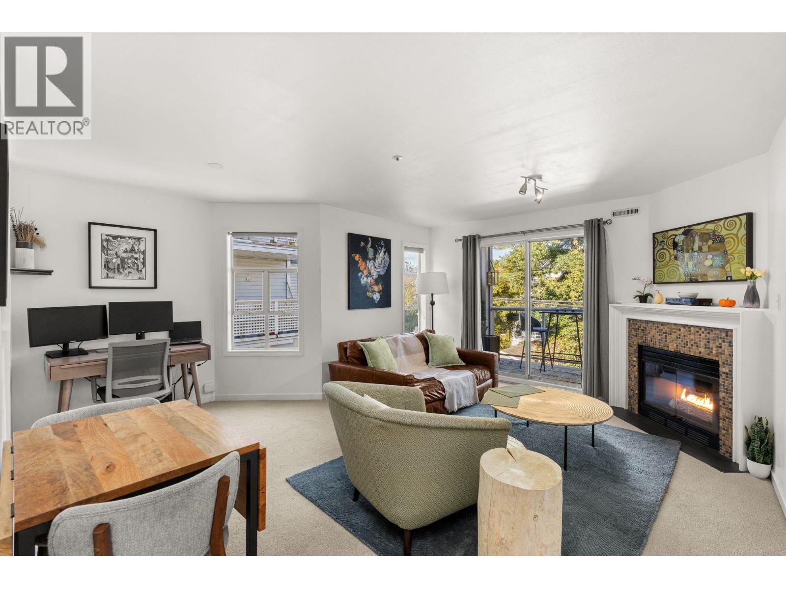 202 1537 CHARLES STREET, Vancouver, British Columbia