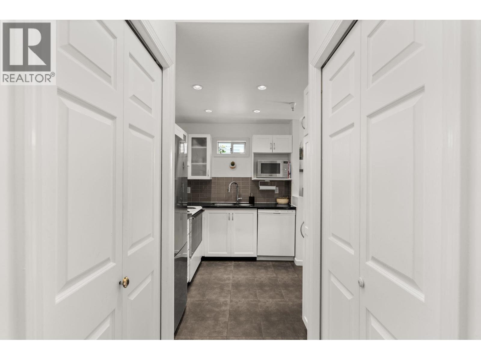 202 1537 Charles Street, Vancouver, British Columbia  V5L 2T2 - Photo 10 - R3064517