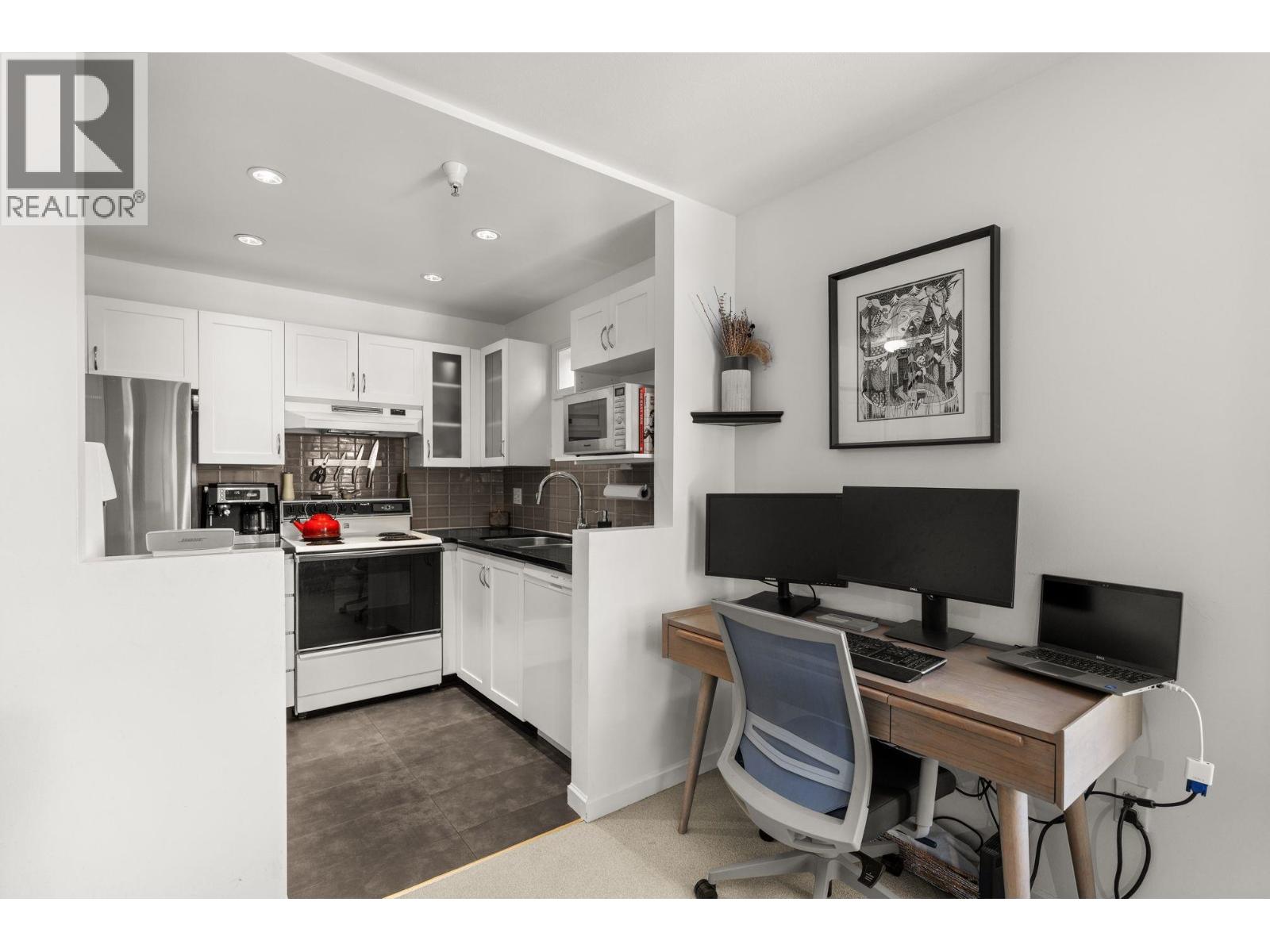 202 1537 Charles Street, Vancouver, British Columbia  V5L 2T2 - Photo 5 - R3064517