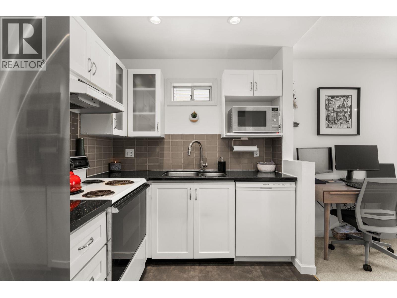 202 1537 Charles Street, Vancouver, British Columbia  V5L 2T2 - Photo 7 - R3064517