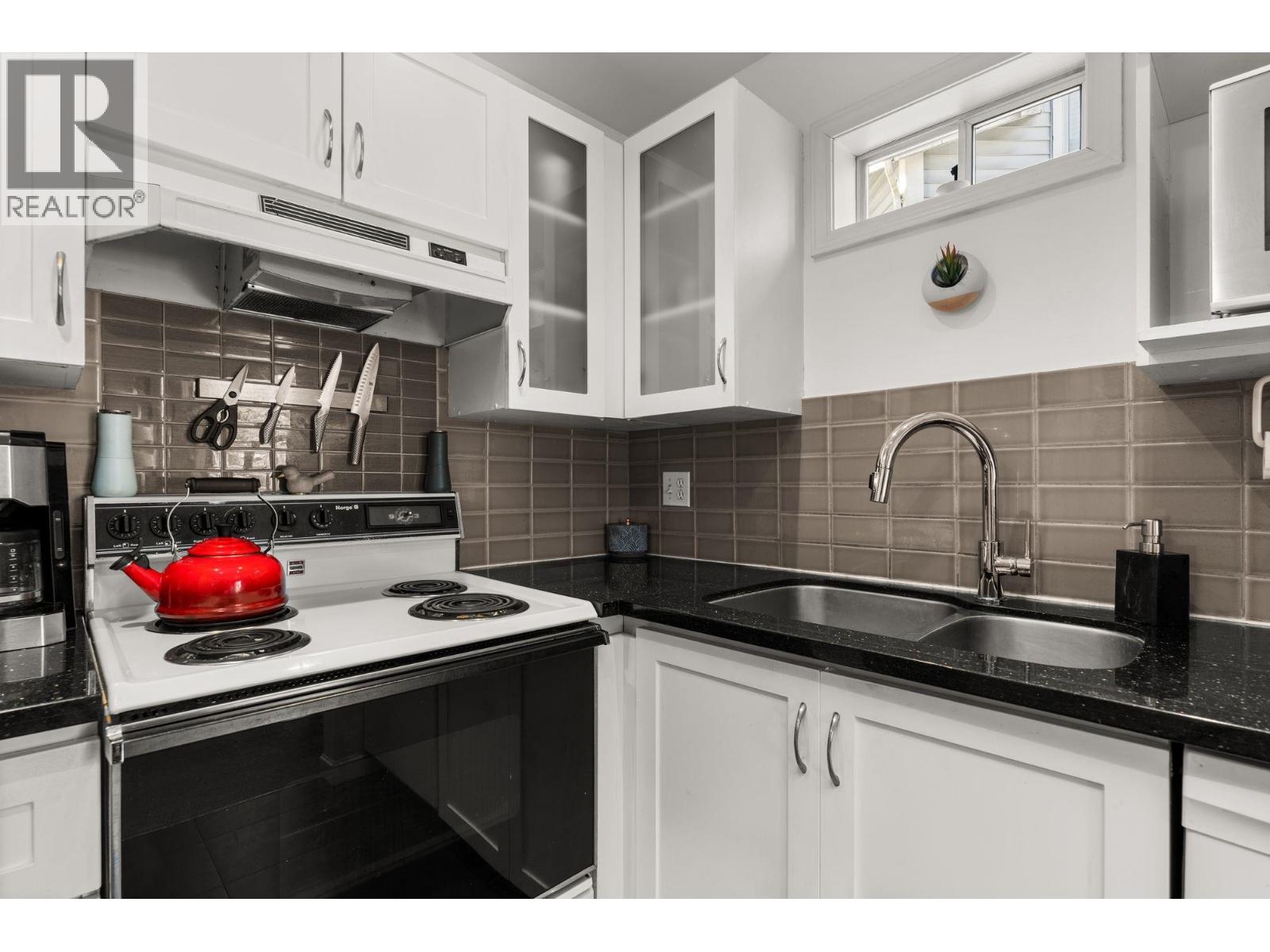 202 1537 Charles Street, Vancouver, British Columbia  V5L 2T2 - Photo 8 - R3064517