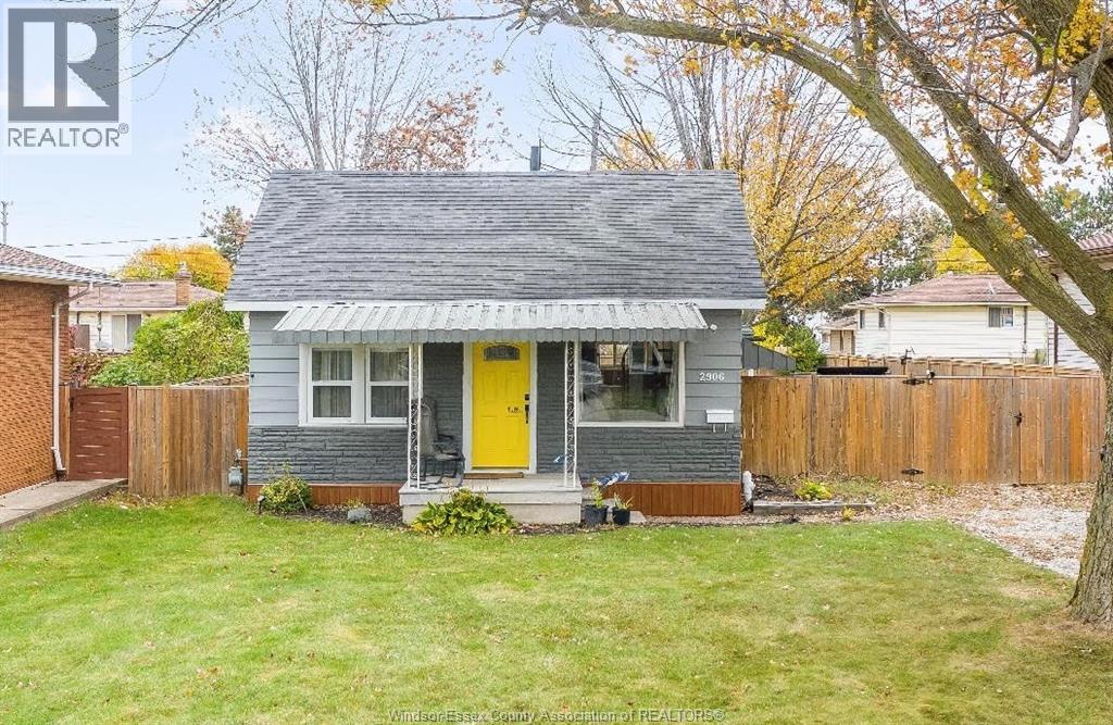 2906 Lloyd George Boulevard, Windsor, Ontario N8T 2V1 - Photo 1 - 25027722