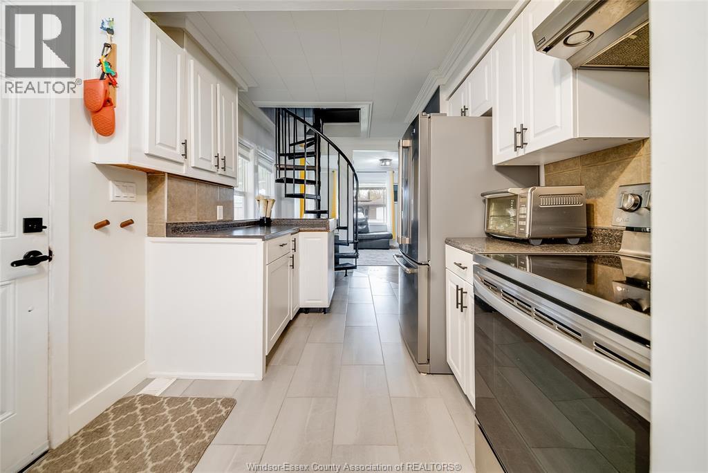 2906 Lloyd George Boulevard, Windsor, Ontario N8T 2V1 - Photo 13 - 25027722