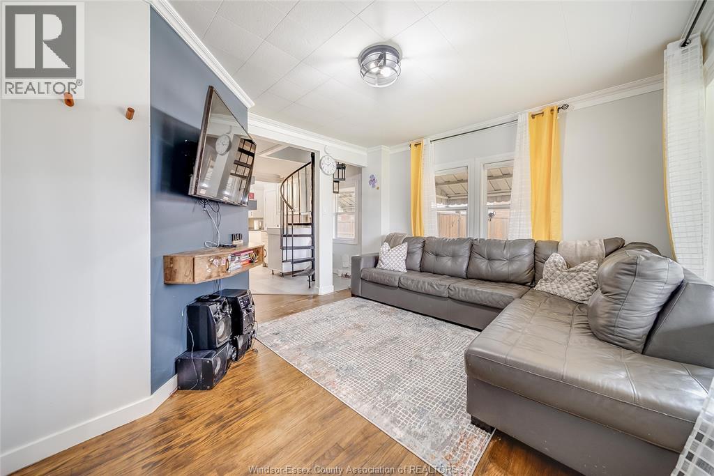 2906 Lloyd George Boulevard, Windsor, Ontario N8T 2V1 - Photo 5 - 25027722