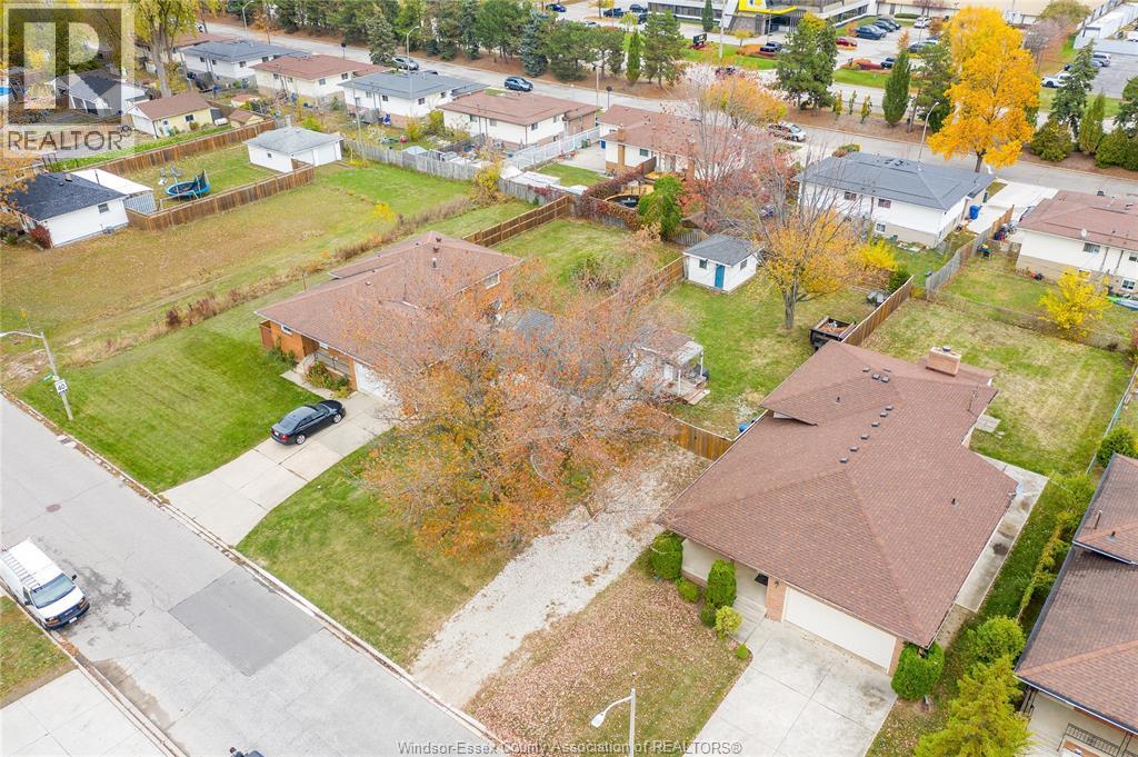 2906 Lloyd George Boulevard, Windsor, Ontario N8T 2V1 - Photo 38 - 25027722