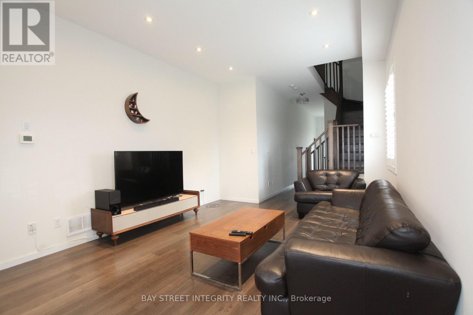 266 Elyse Court, Aurora, Ontario  L4G 2C9 - Photo 10 - N12508196