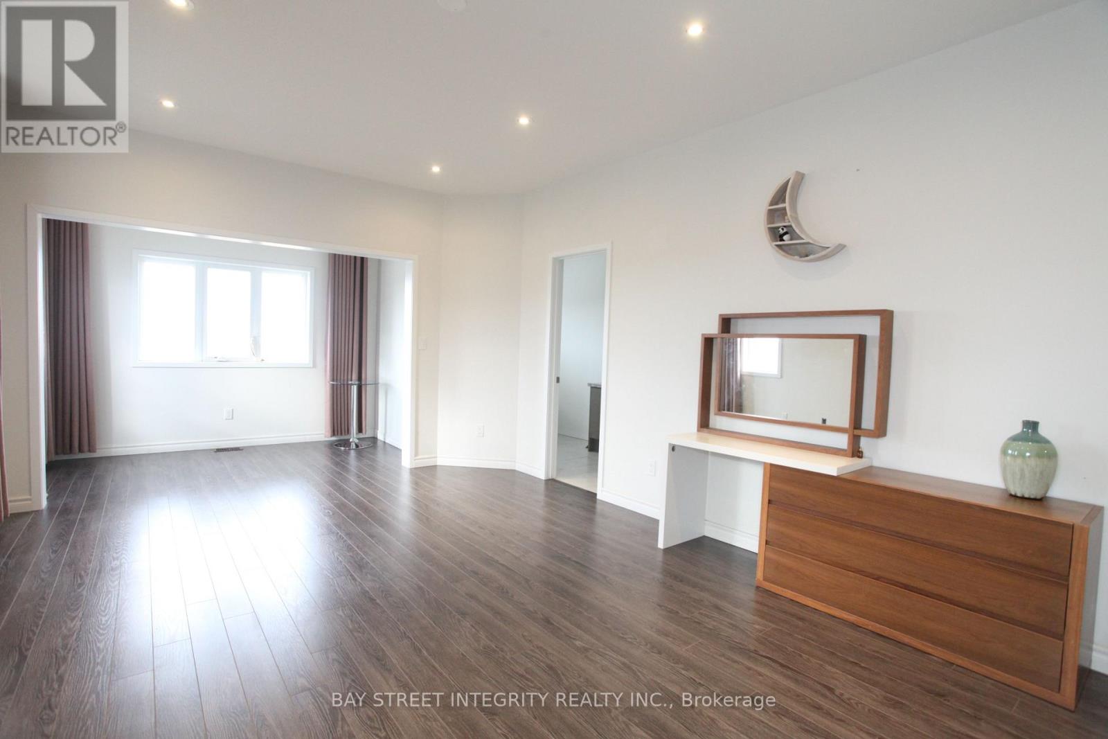 266 Elyse Court, Aurora, Ontario  L4G 2C9 - Photo 15 - N12508196