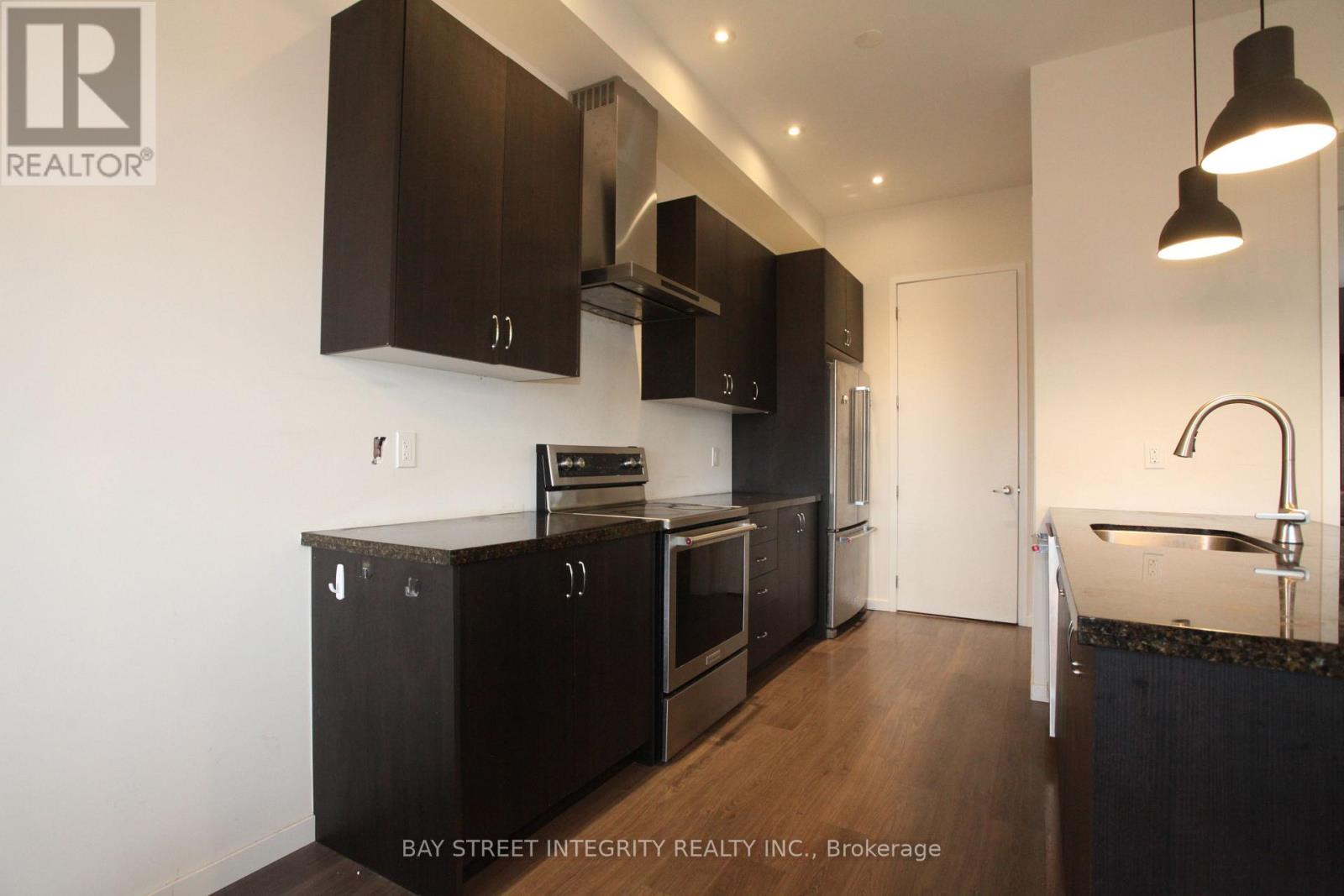 266 Elyse Court, Aurora, Ontario  L4G 2C9 - Photo 4 - N12508196