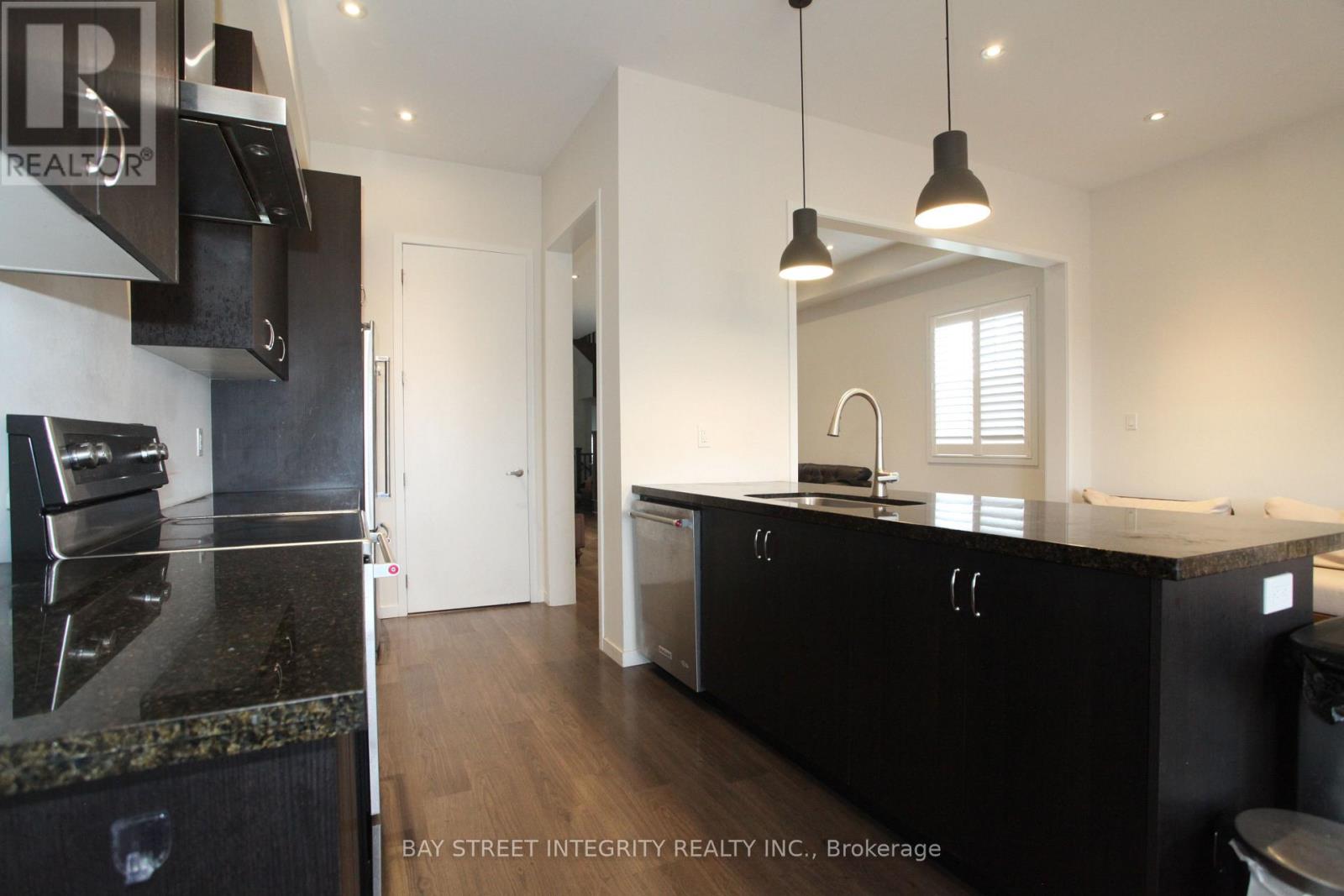 266 Elyse Court, Aurora, Ontario  L4G 2C9 - Photo 5 - N12508196