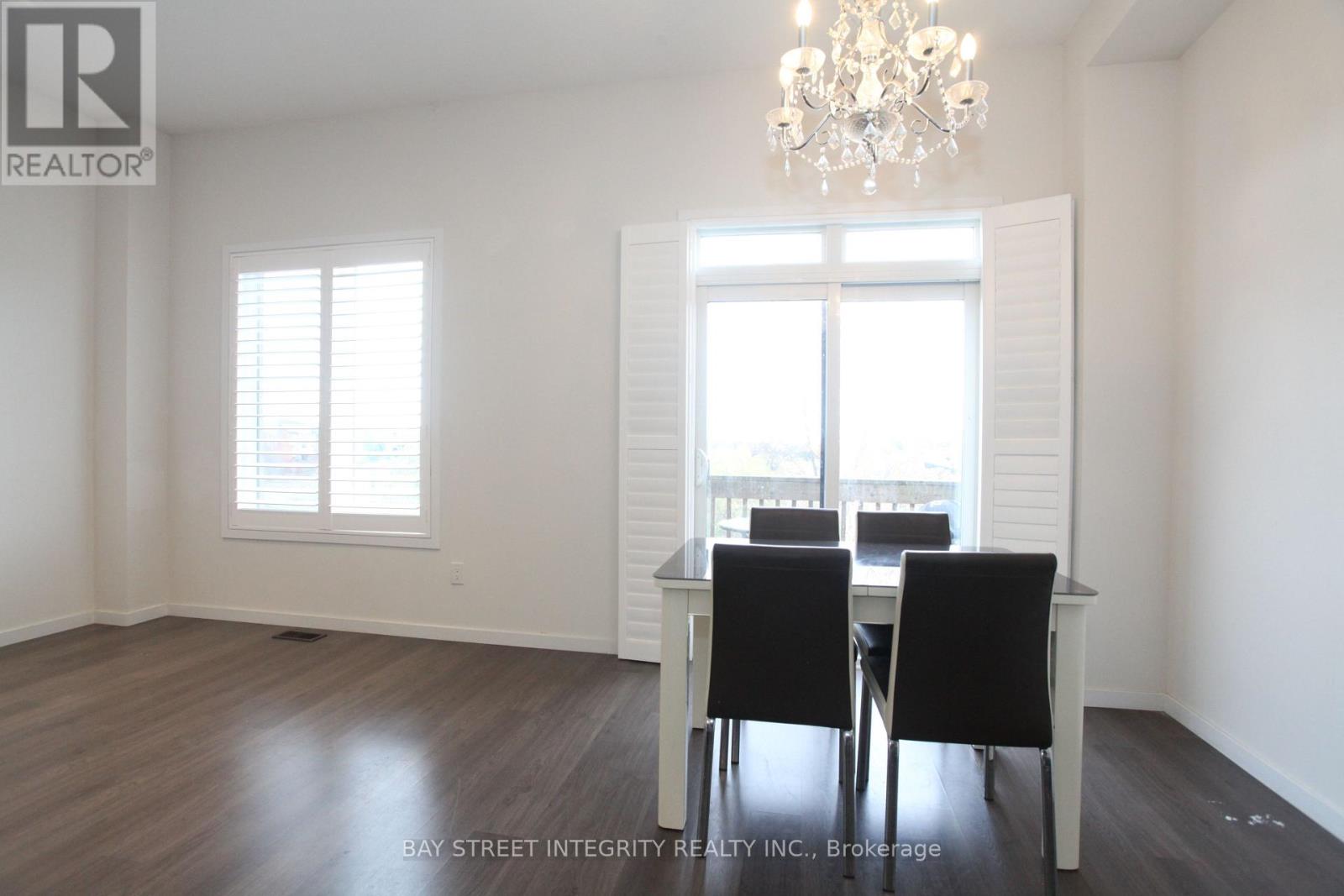 266 Elyse Court, Aurora, Ontario  L4G 2C9 - Photo 7 - N12508196