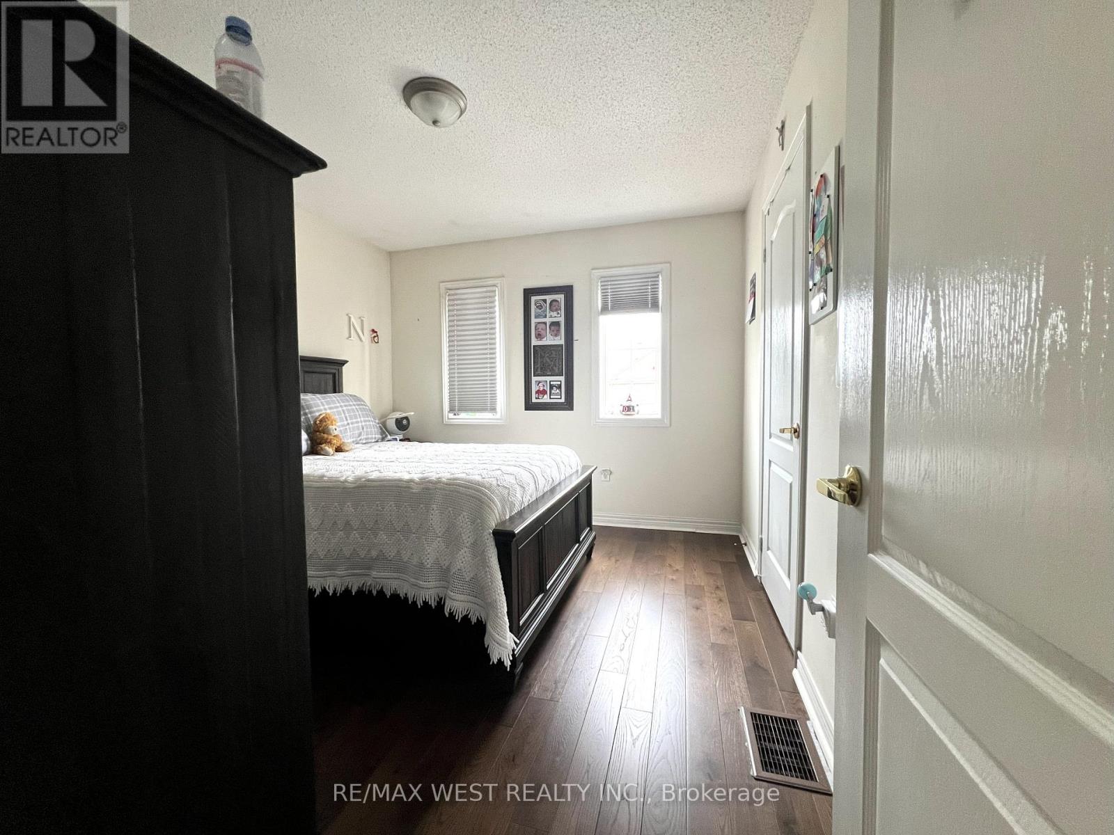 40 Toscana Road, Vaughan, Ontario  L4H 1L5 - Photo 12 - N12508232