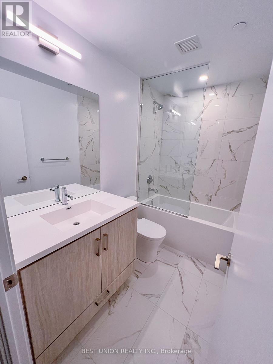 1509 - 10 Honeycrisp Crescent, Vaughan, Ontario L4K 0M7 - Photo 6 - N12508256