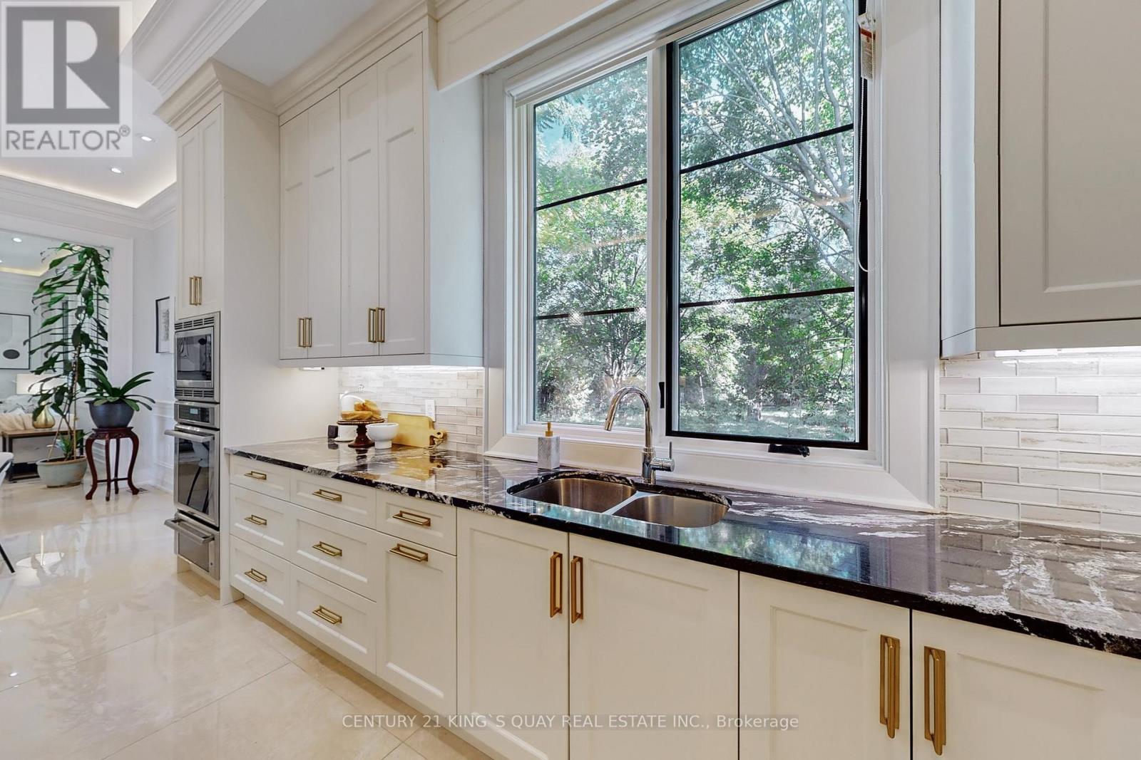 19 Blyth Street, Richmond Hill, Ontario L4E 2Y2 - Photo 11 - N12508324