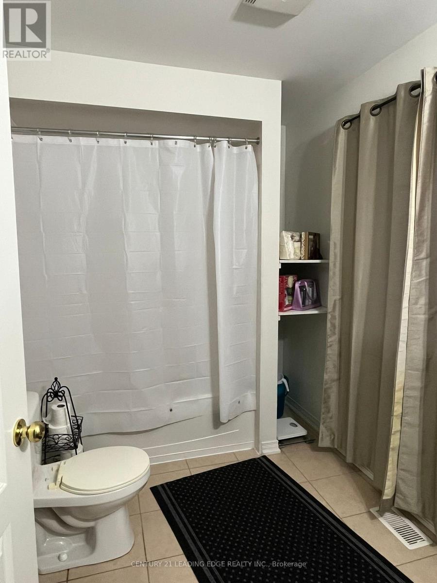 30 Armstrong Crescent, Bradford West Gwillimbury (Bradford), Ontario  L3Z 0L1 - Photo 23 - N12508374